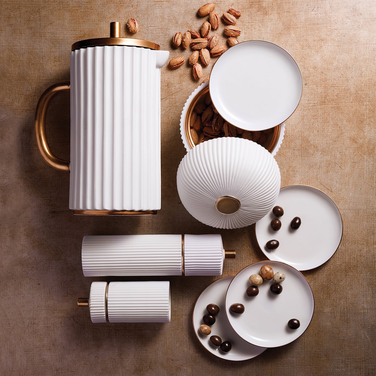 Ionic Box + Plates (Set of 4)