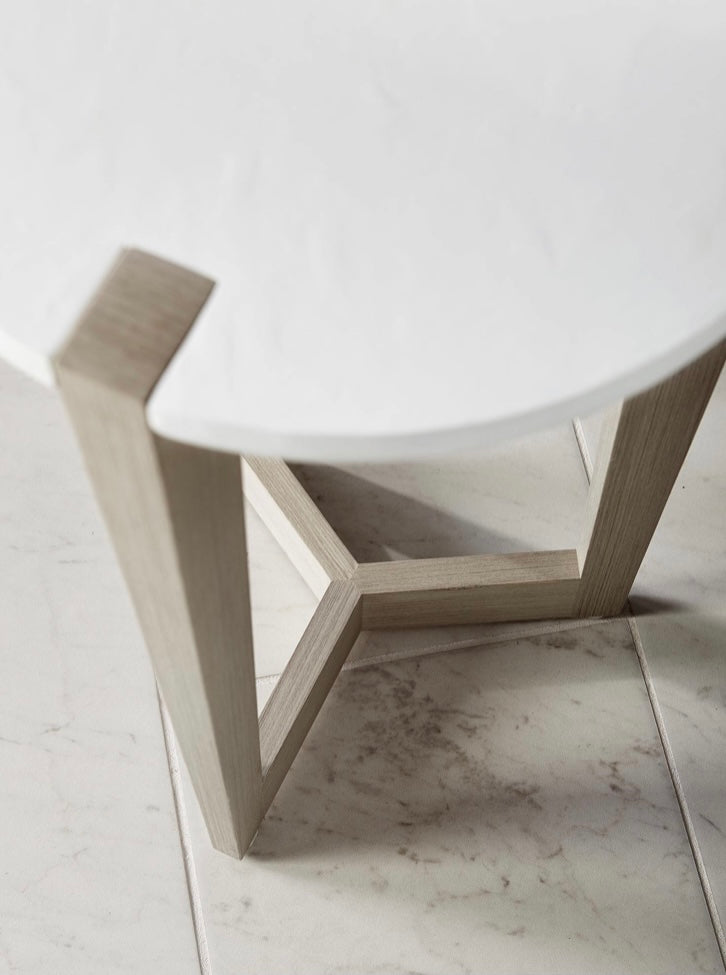 Axiom Accent Table
